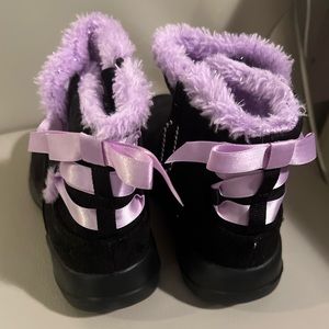 Skechers Go-Walk ( Joy- BOW-RIFIC) booties.